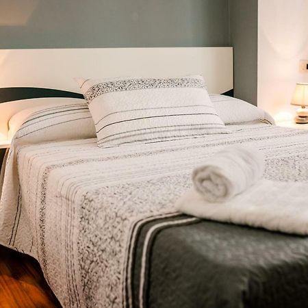 Apartamentos Enteros O Lagar Melide Esterno foto