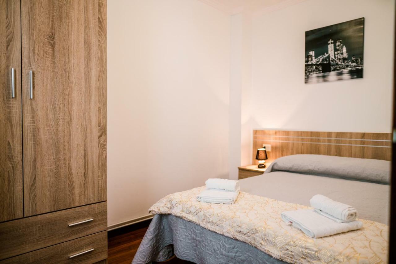 Apartamentos Enteros O Lagar Melide Esterno foto