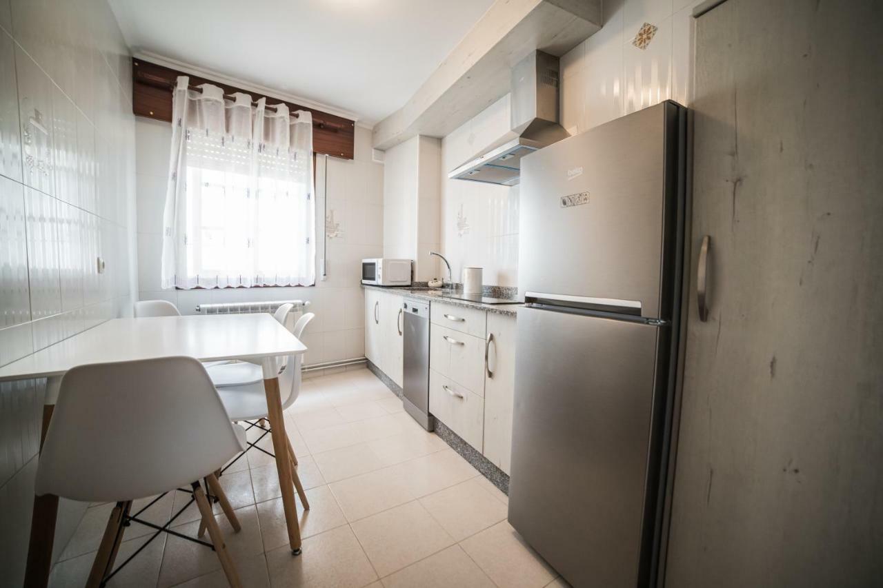 Apartamentos Enteros O Lagar Melide Esterno foto