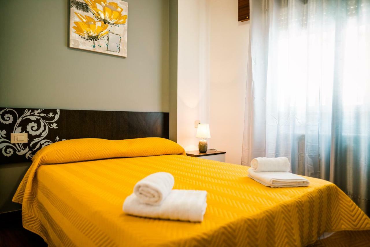 Apartamentos Enteros O Lagar Melide Esterno foto